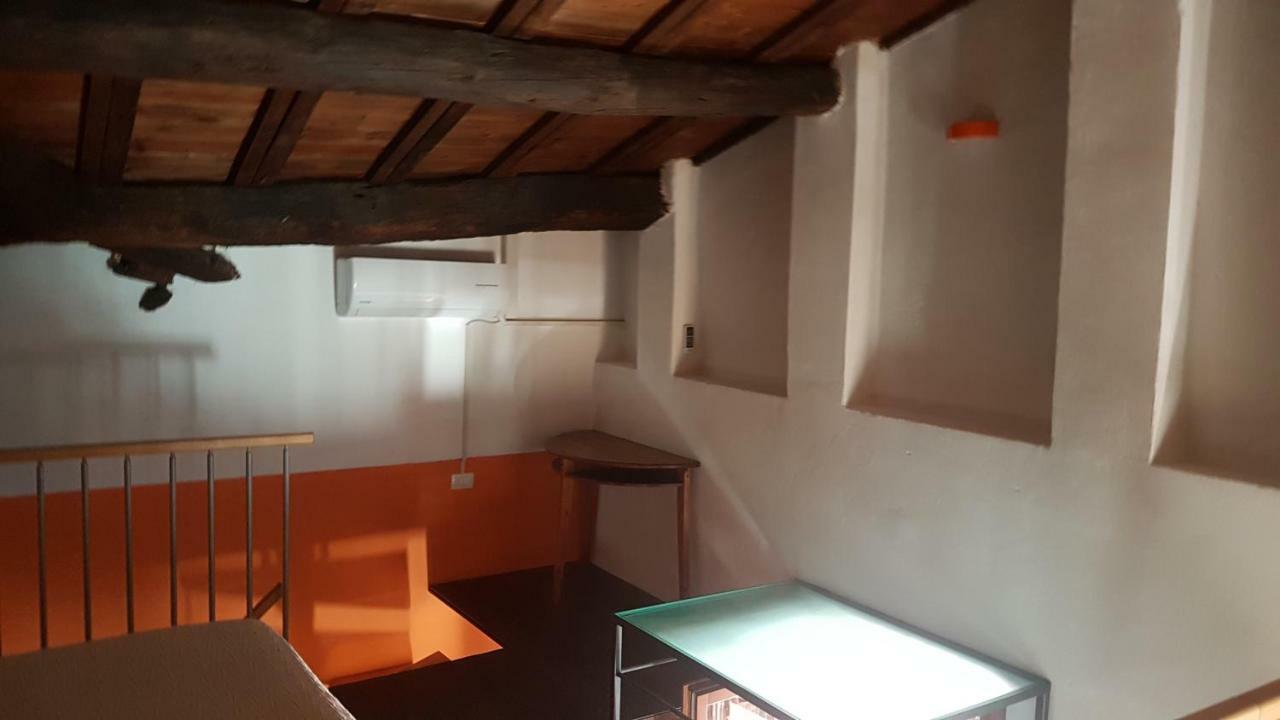 Casa Vacanza Angelo Феррара Экстерьер фото